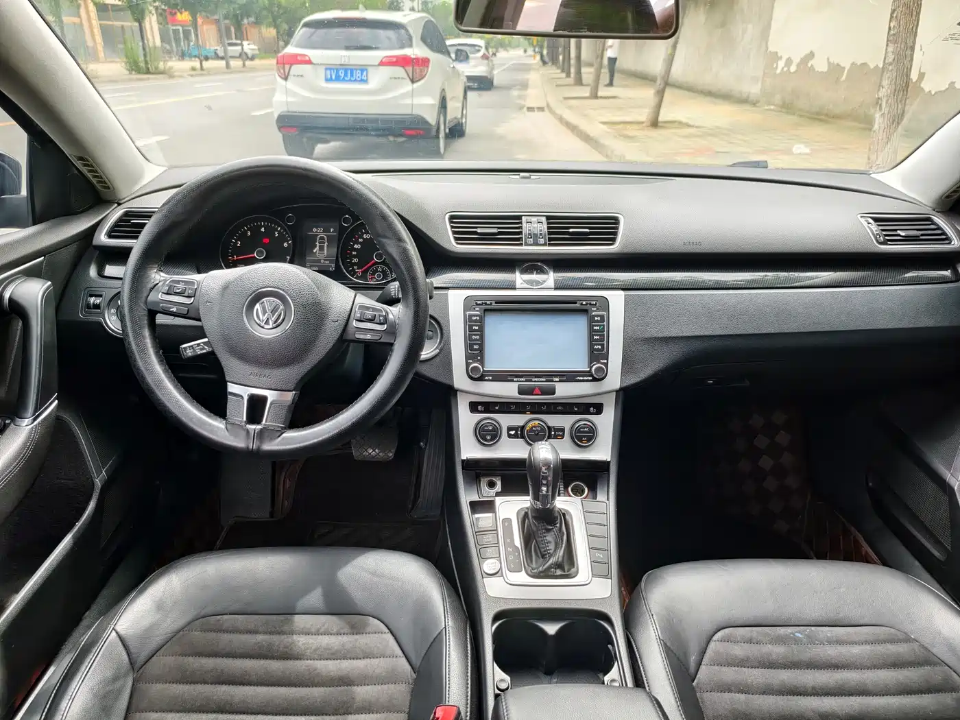 Volkswagen Magotan 2015 Facelift 2.0TSI Luxury фото 4