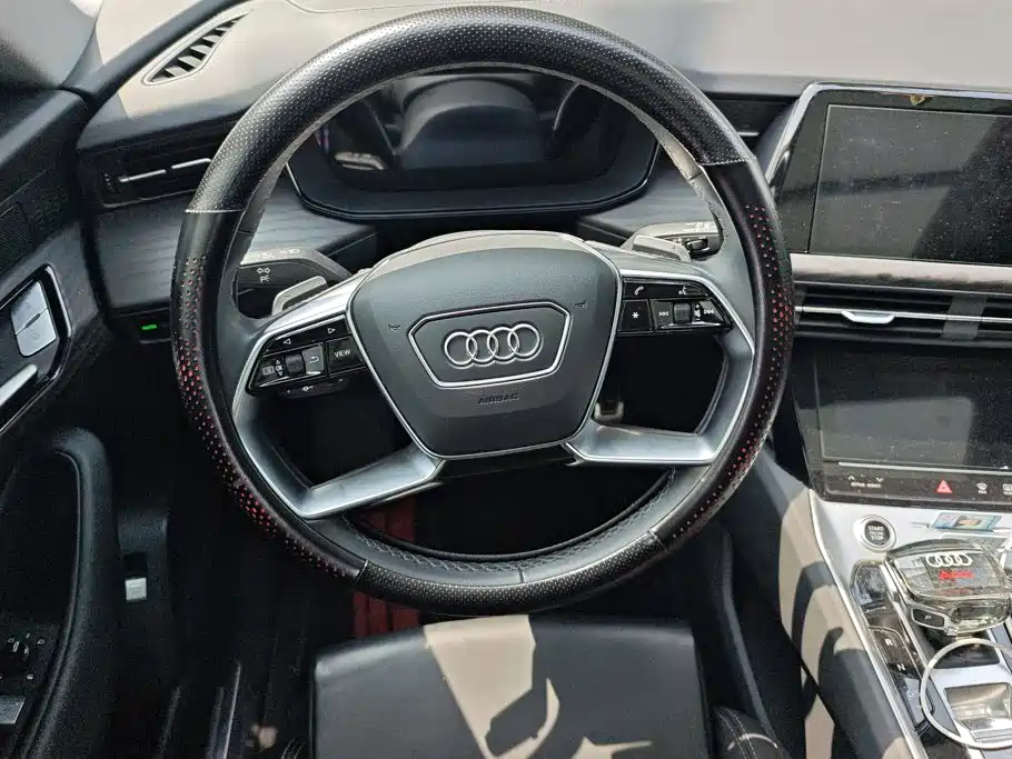 Audi Q6 2025 2025 40 TFSI quattro Commemorative Edition Yulin Package 7-Seater