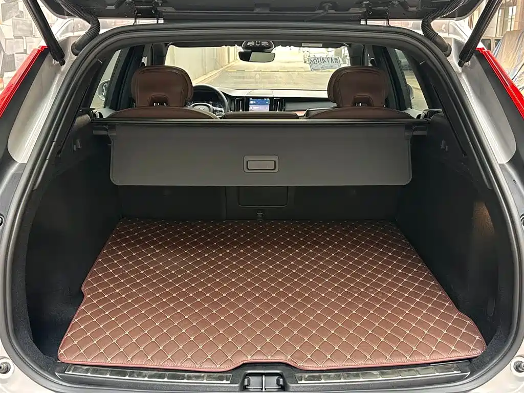 VOLVO XC60 PLUG IN HYBRID