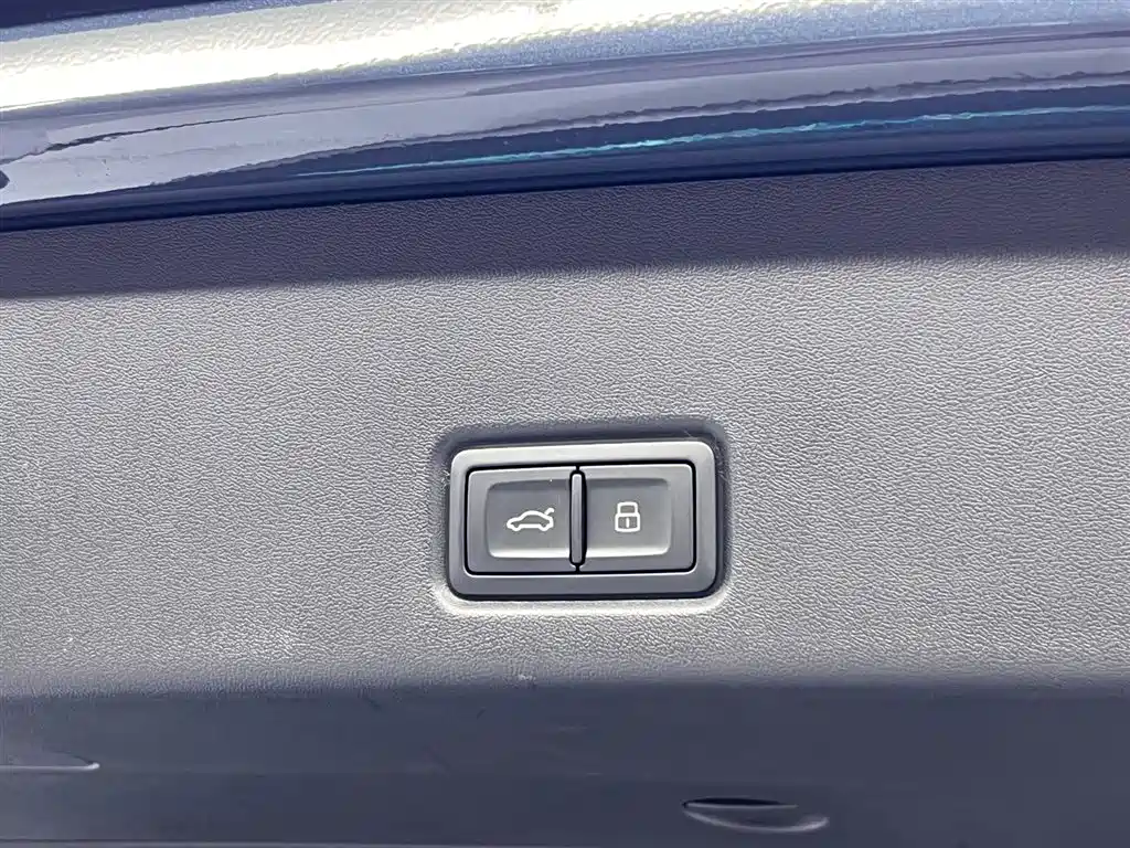Audi Q6 2024 2024 45 TFSI quattro Qi Yun Yu Lin Package 6-seater