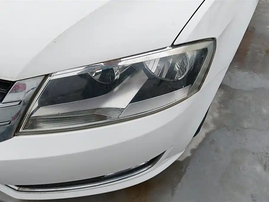 Volkswagen Lavida 2013 1.6L Automatic Comfort Edition фото 5