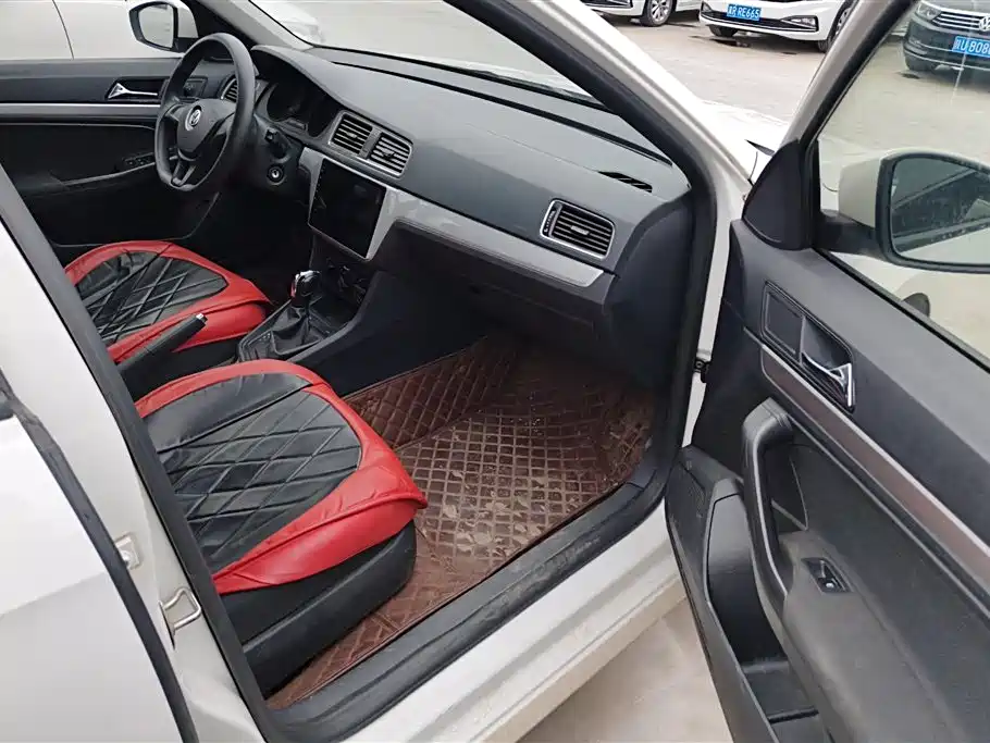 Volkswagen Lavida 2017 1.6L Automatic Trend Edition фото 8