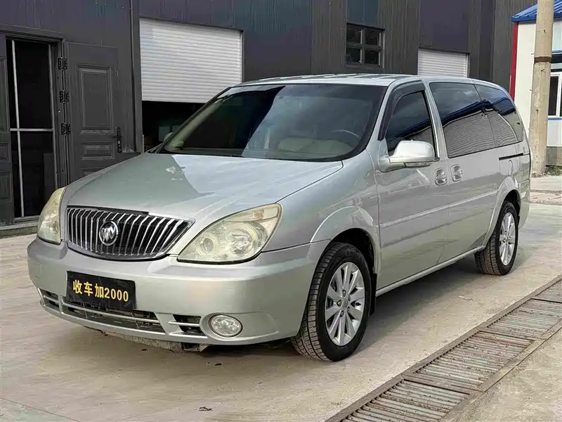 Buick GL8 2.4L LT Executive Edition