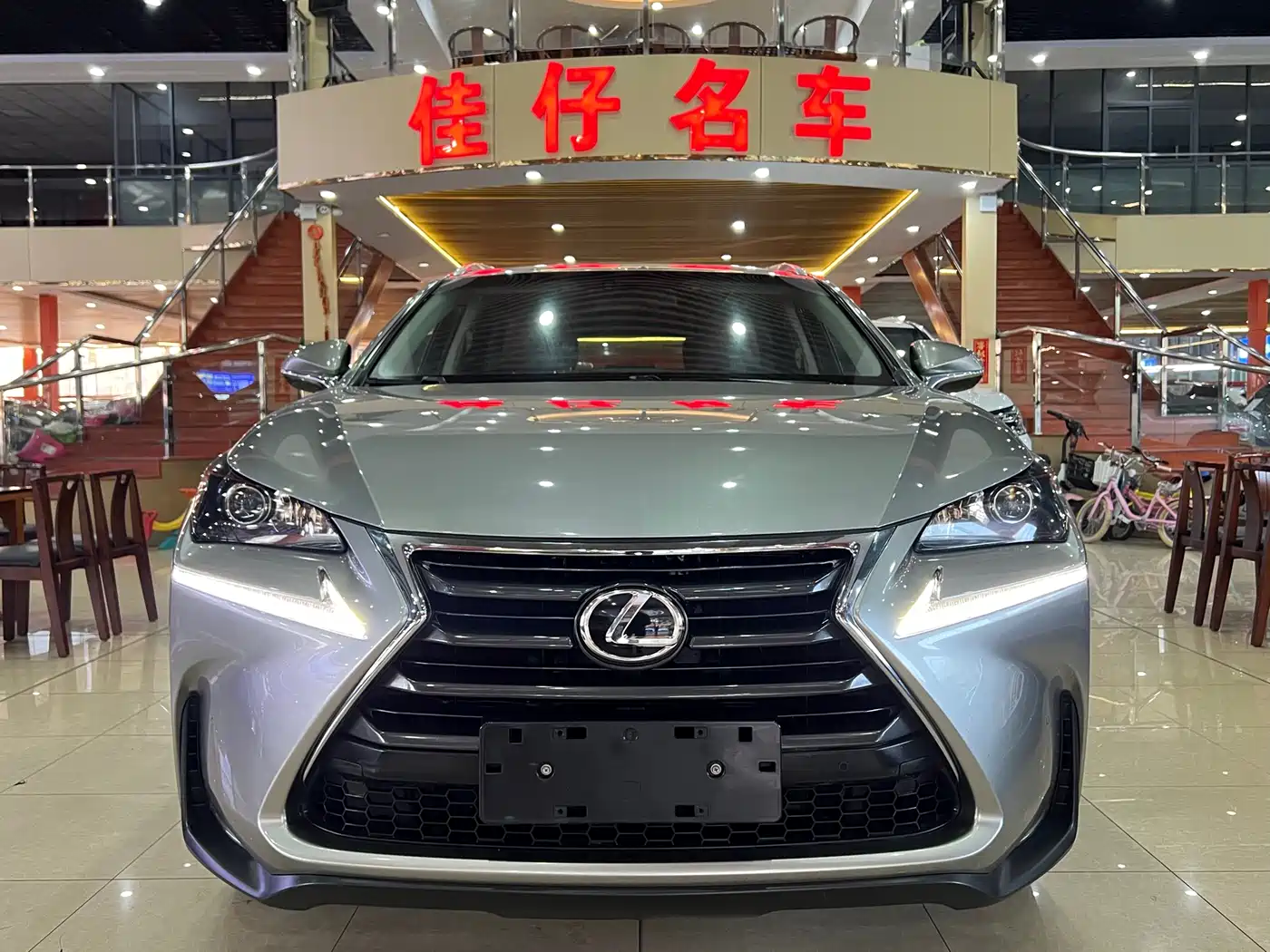 Lexus NX 2015 200t AWD F Sport фото 2