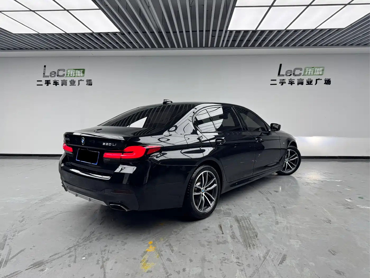 BMW 5 Series 2019 525Li M Sport Package фото 4