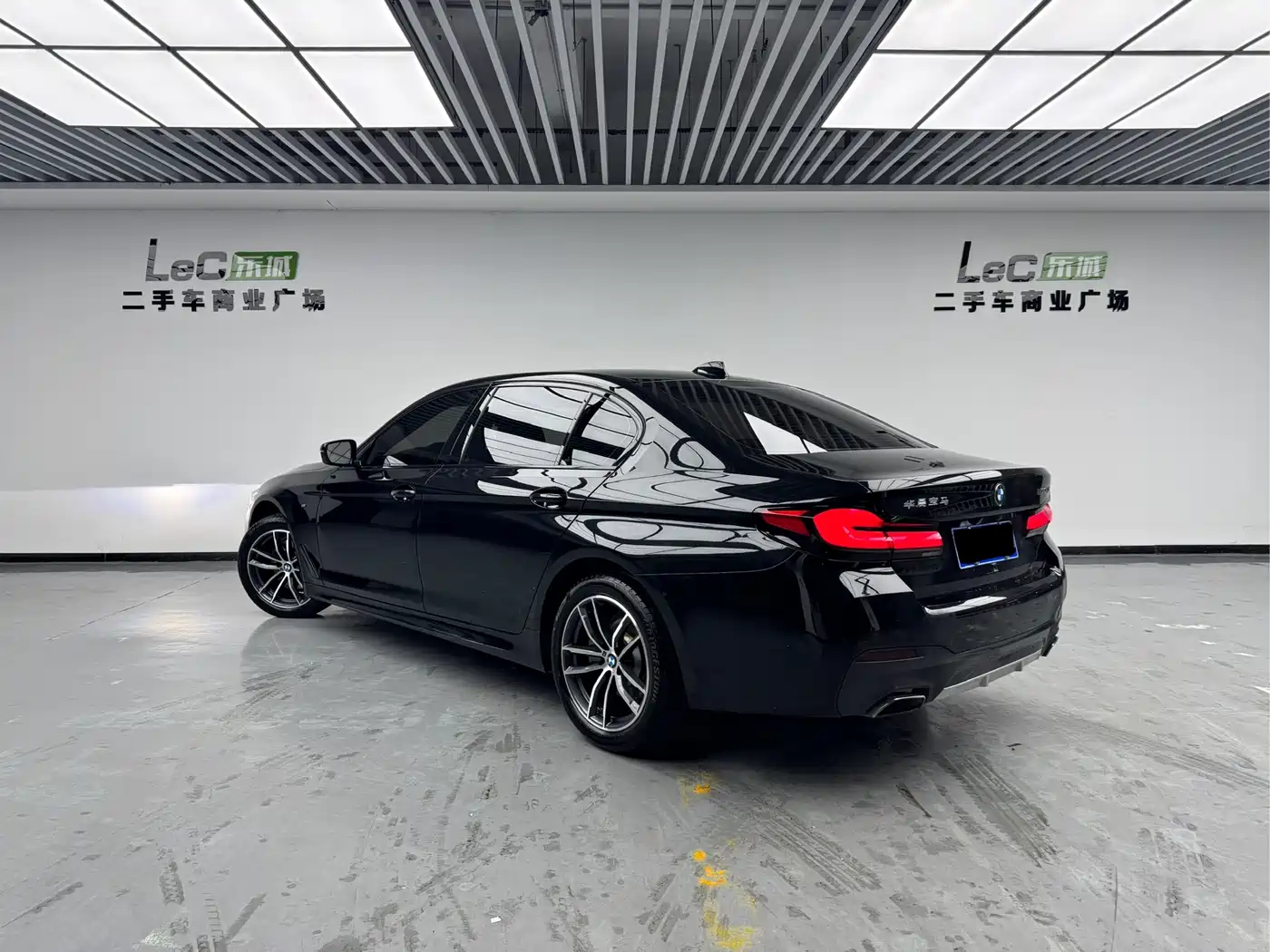 BMW 5 Series 2019 525Li M Sport Package фото 6