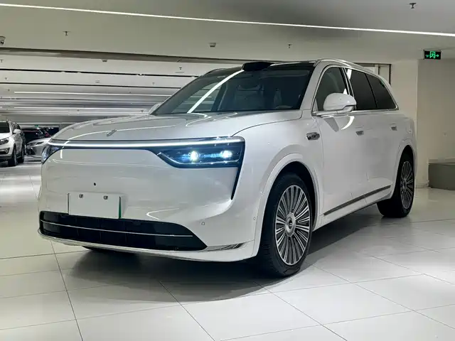 AITO ASK THE WORLD M8