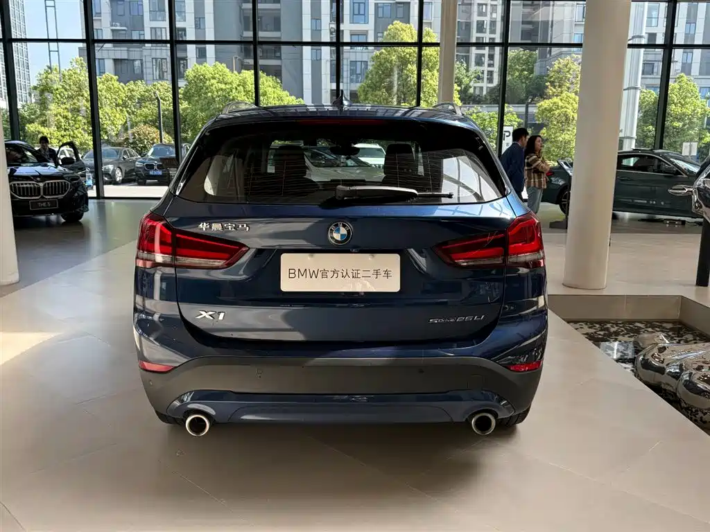 BMW X1 2021 sDrive25Li Leading фото 2