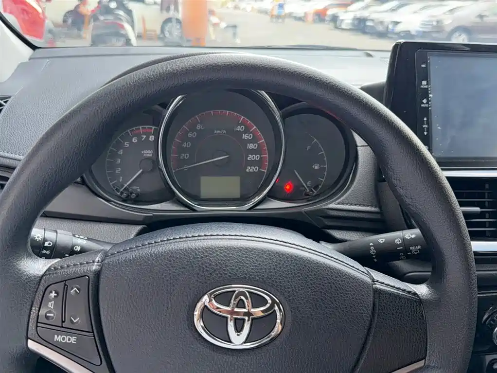 Toyota Vios FS 2021 1.5L CVT Fengchi Edition фото 3