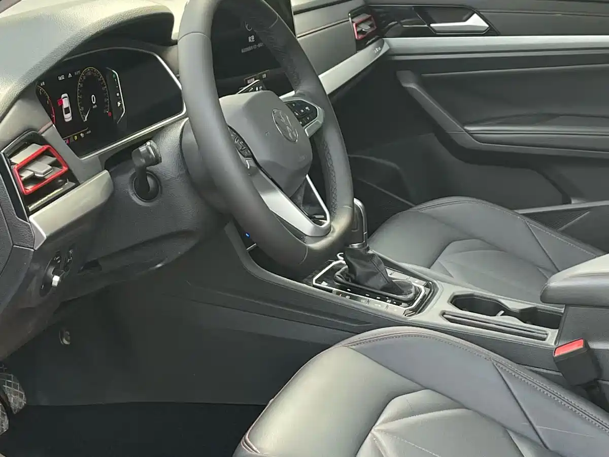 Volkswagen Lavida 2023 Model 300TSI DSG Starlight Leading Edition фото 4