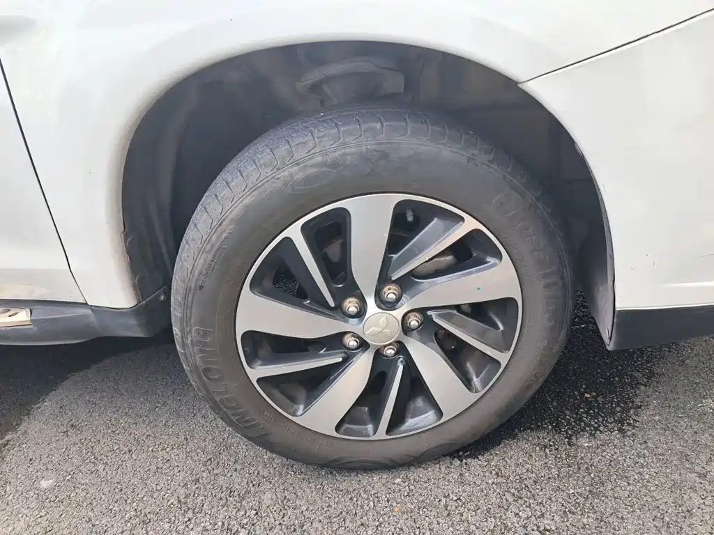 Mitsubishi ASX 2017 2016 1.6L Manual 2WD Pioneer Edition