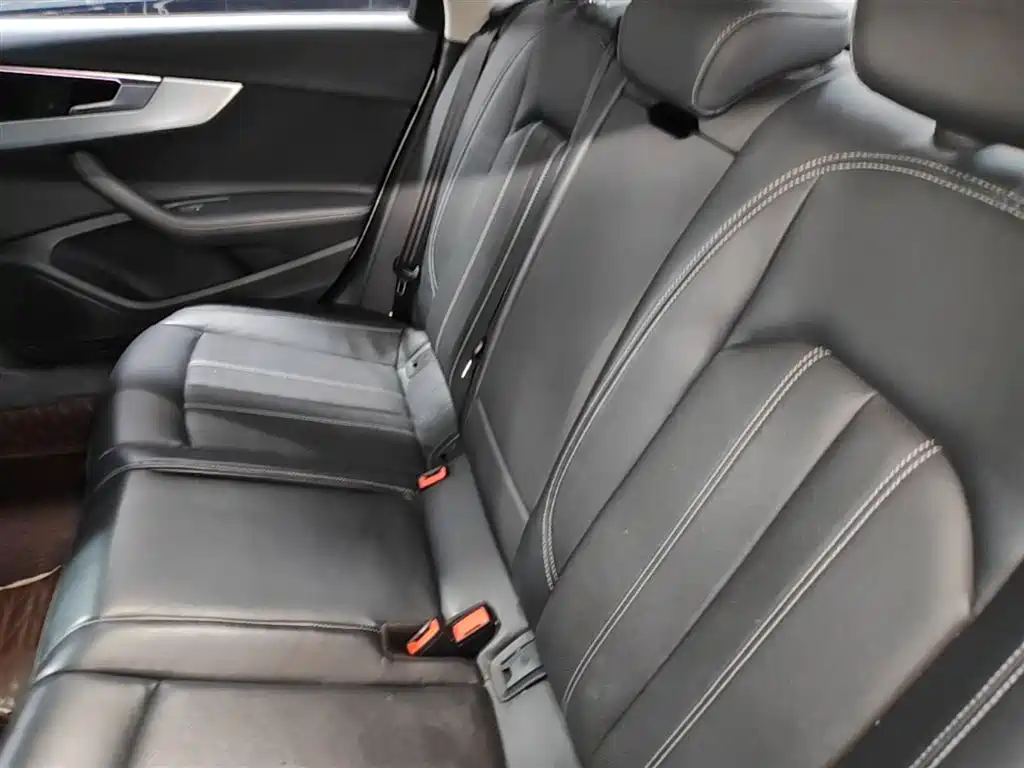 Audi A4L 2022 40 TFSI Luxury Dynamic фото 17