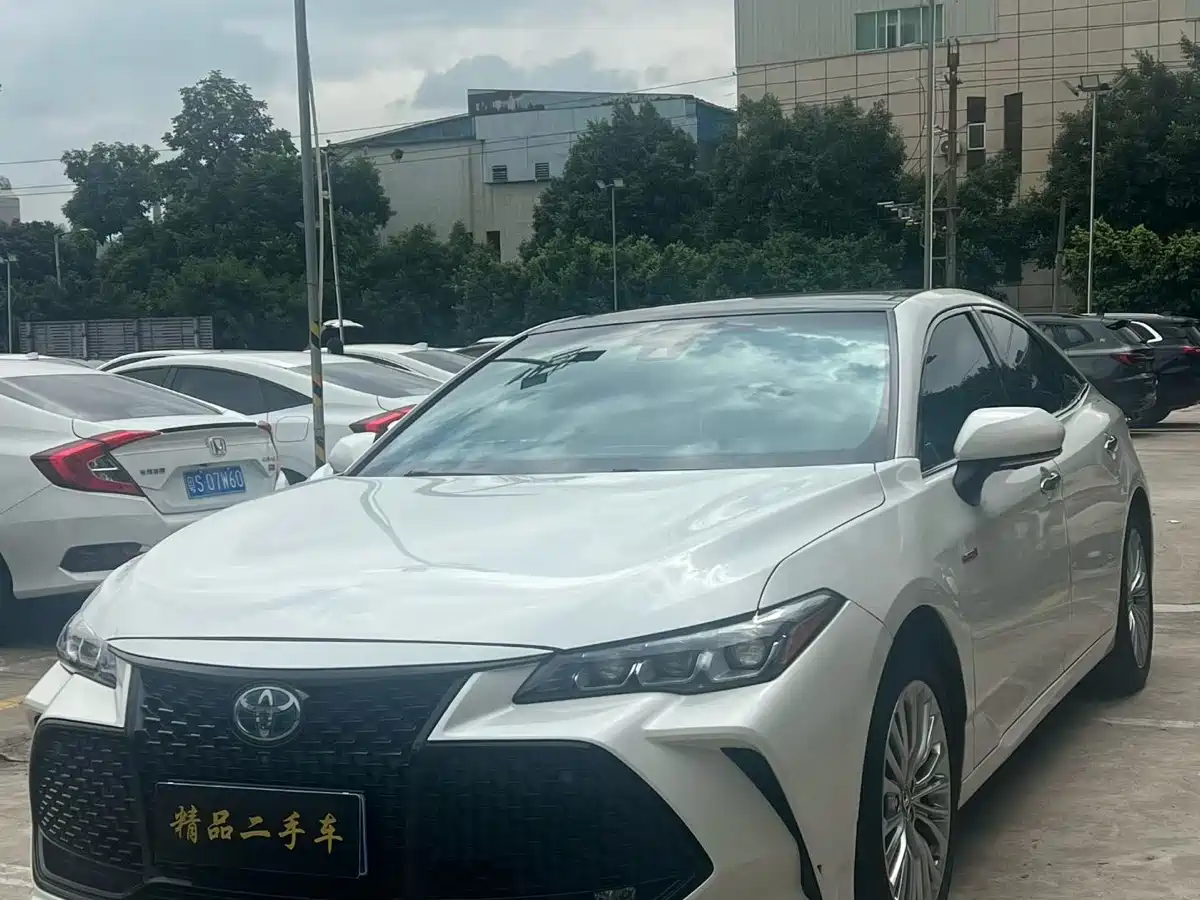 Toyota Avalon 2019 Hybrid 2.5L Limited Flagship Version China V фото 2