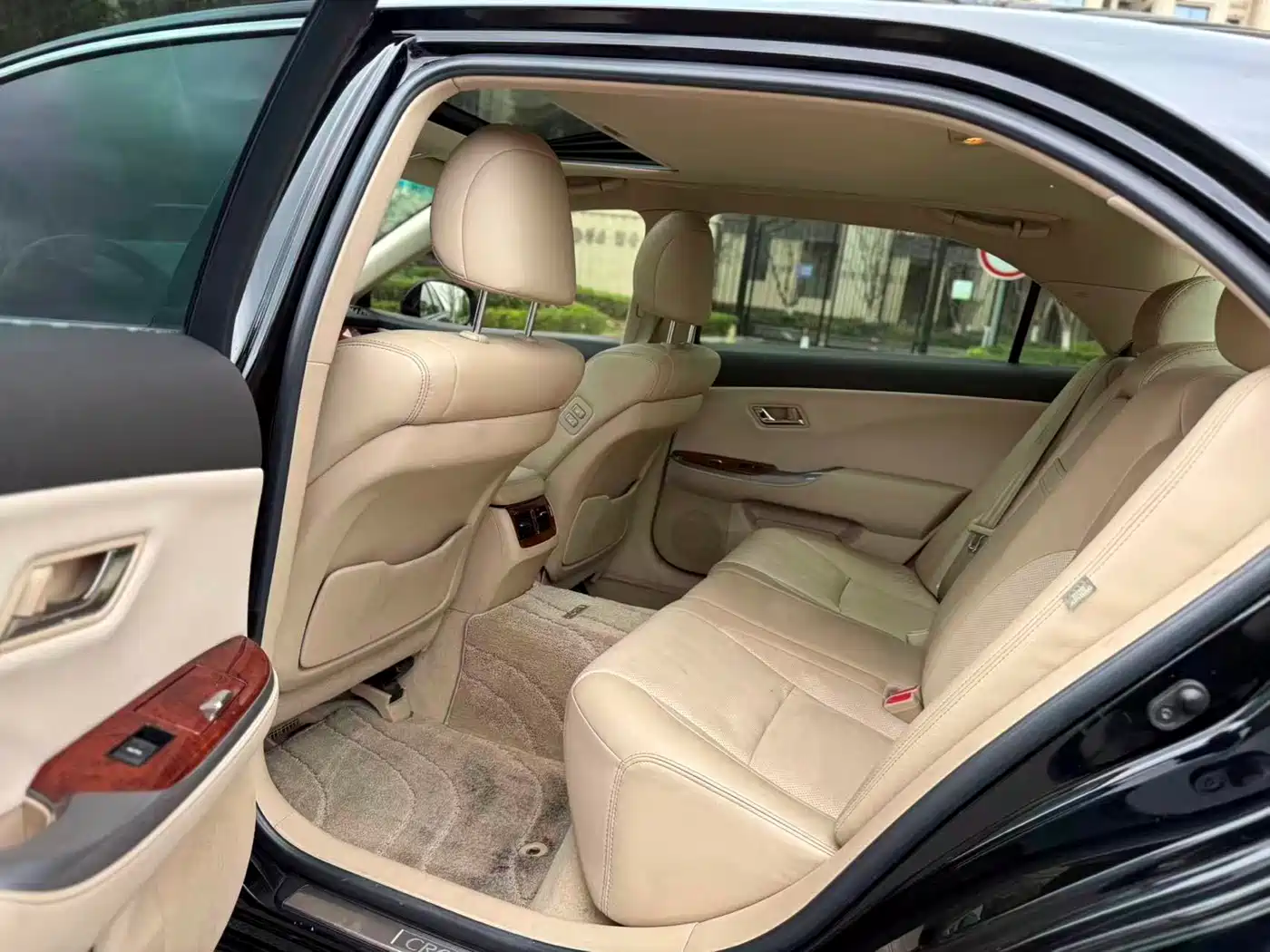 Toyota Crown 2012 2.5L Royal Leather Edition фото 8