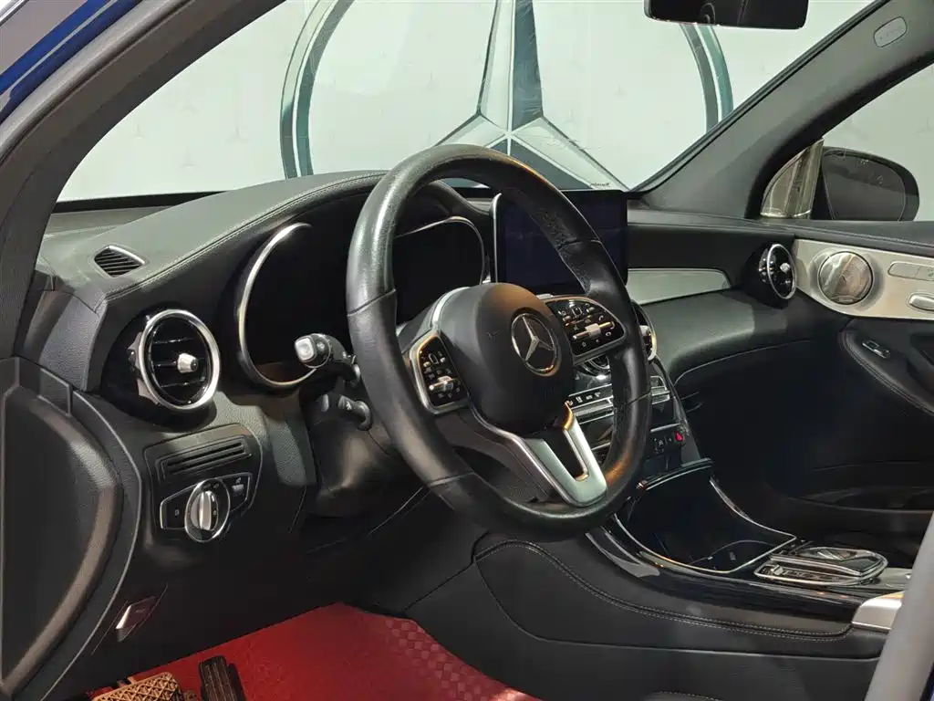 Mercedes-Benz GLC Coupe 2020 GLC 260 4MATIC Coupe SUV фото 6