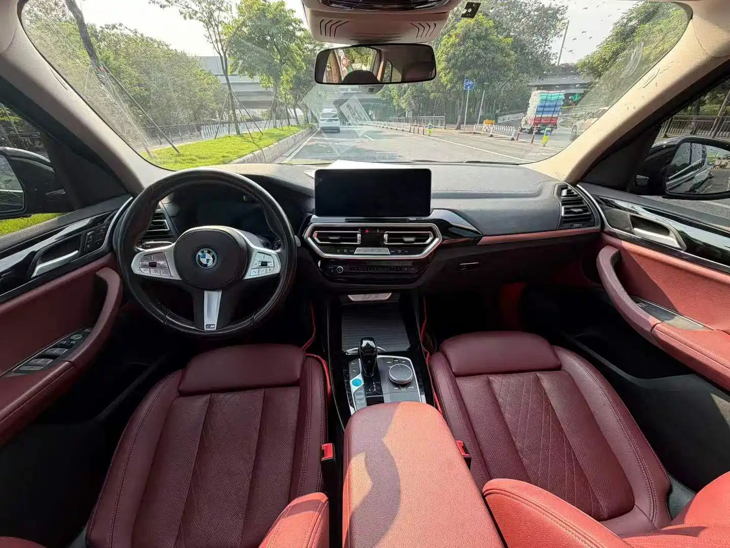 Фото 9 - BMW iX3