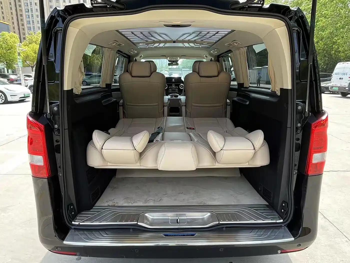 Mercedes-Benz Vito 2023 2.0T Business 7-Seater фото 9