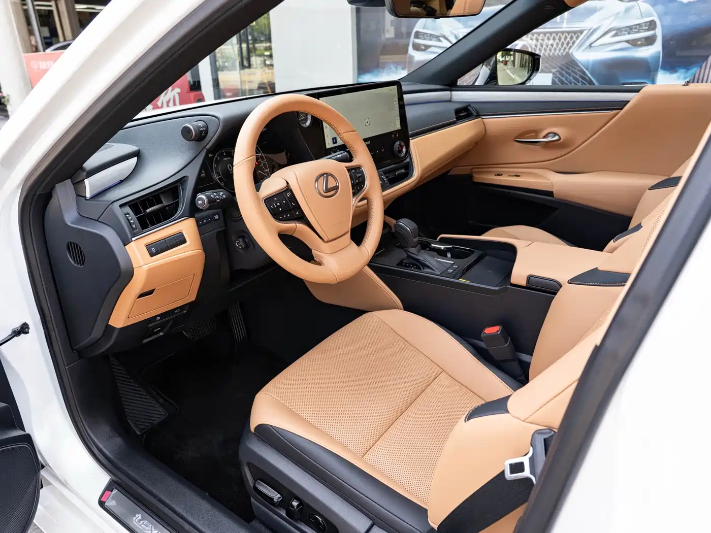 Lexus ES 2025 200 Ultimate Edition фото 9