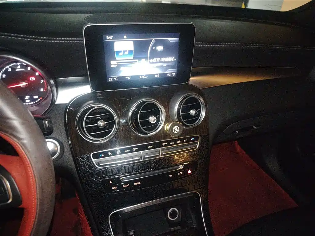 Mercedes-Benz GLC 2016 GLC 260 4MATIC Luxury фото 6