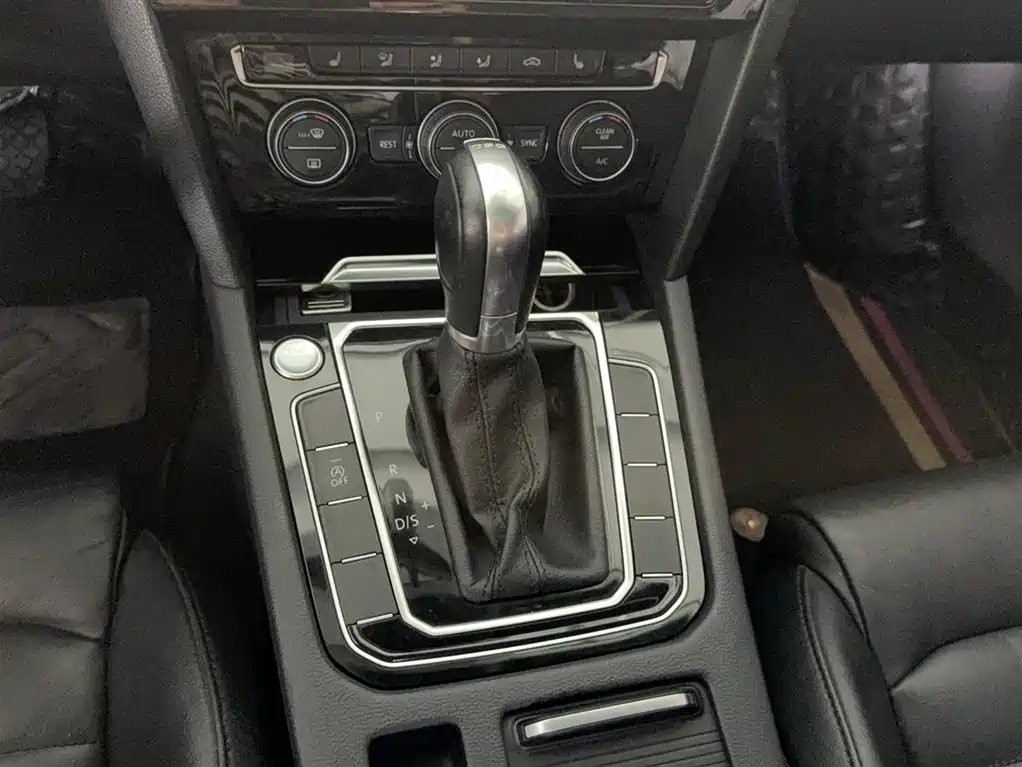 Volkswagen Magotan 2019 330TSI DSG Luxury China V фото 10