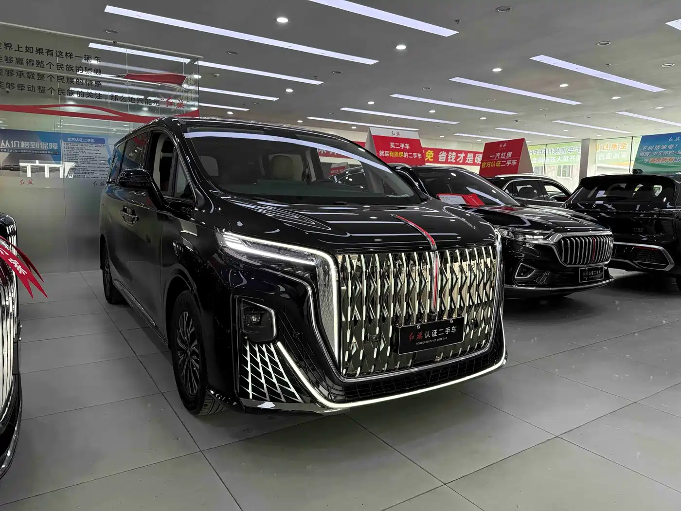 Hongqi HQ9 PHEV 2024 Model 2.0T AWD Business Edition фото 3