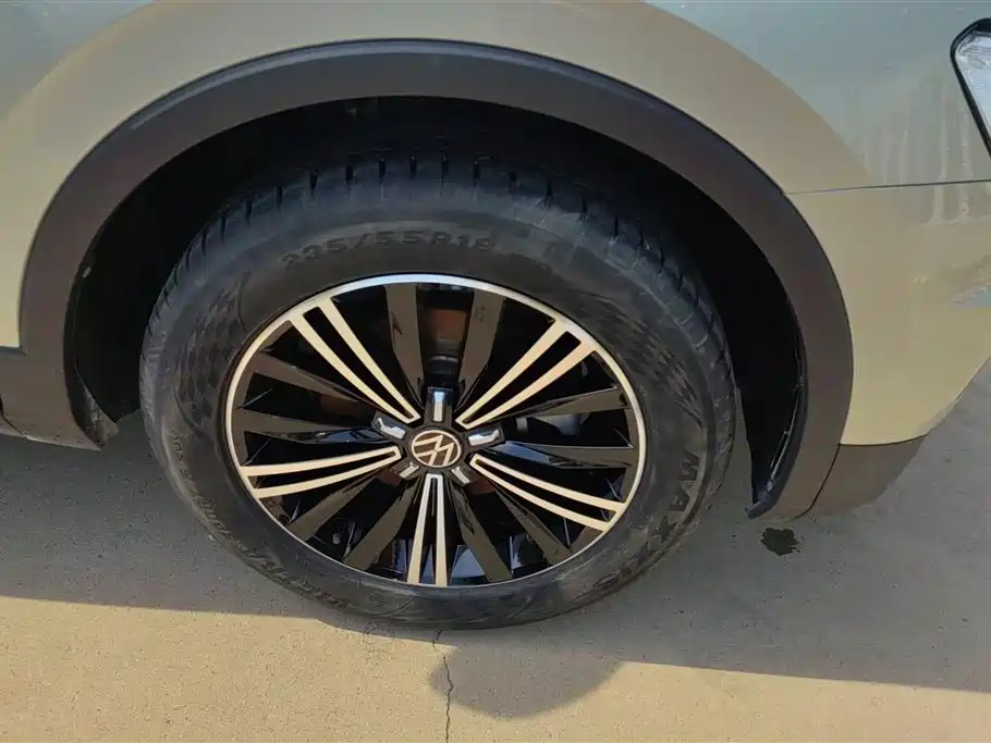 Volkswagen Tiguan L 2021 330TSI Automatic 2WD Smart фото 6