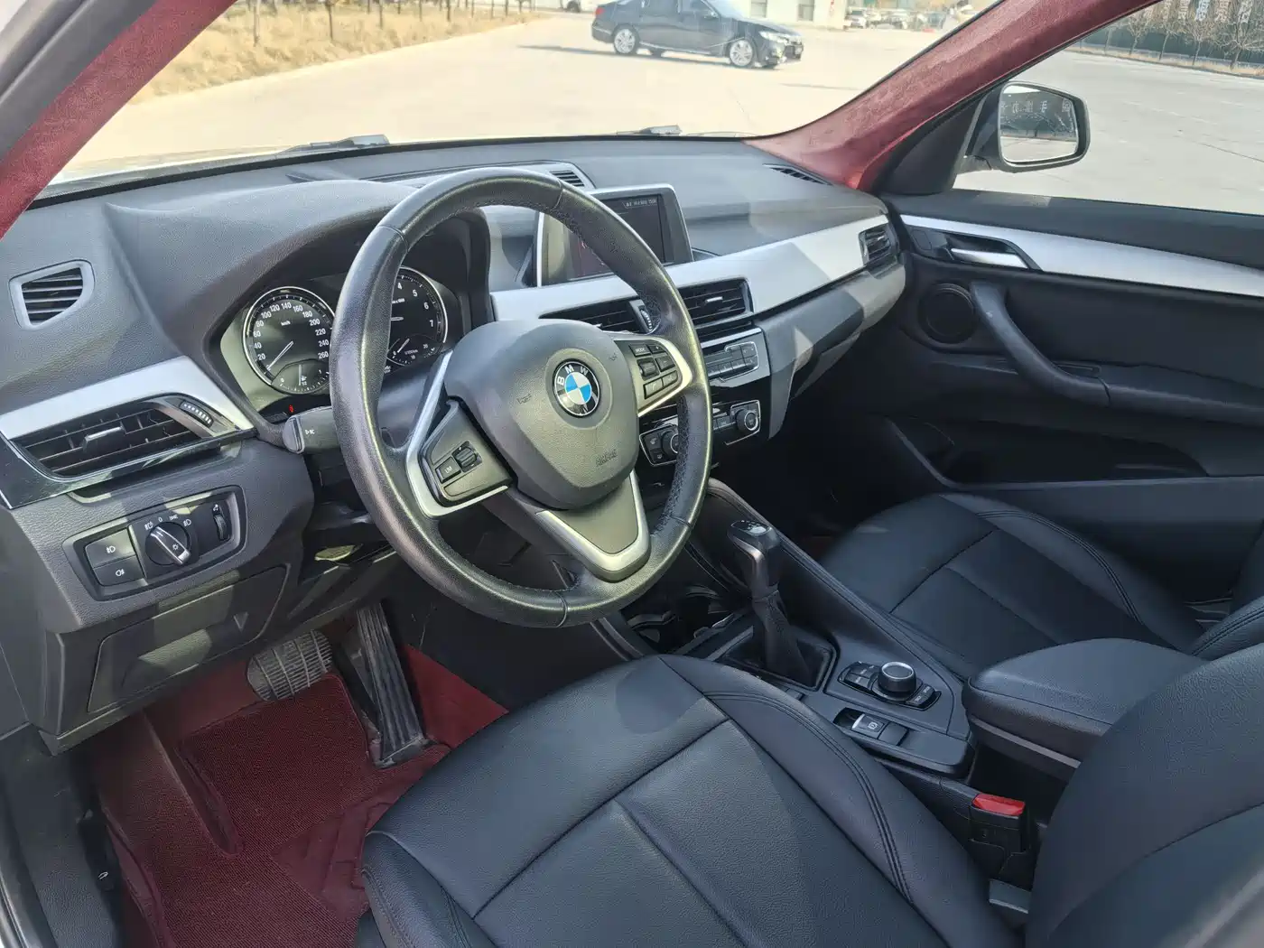 BMW X1 2019 sDrive20Li Leading Model фото 4