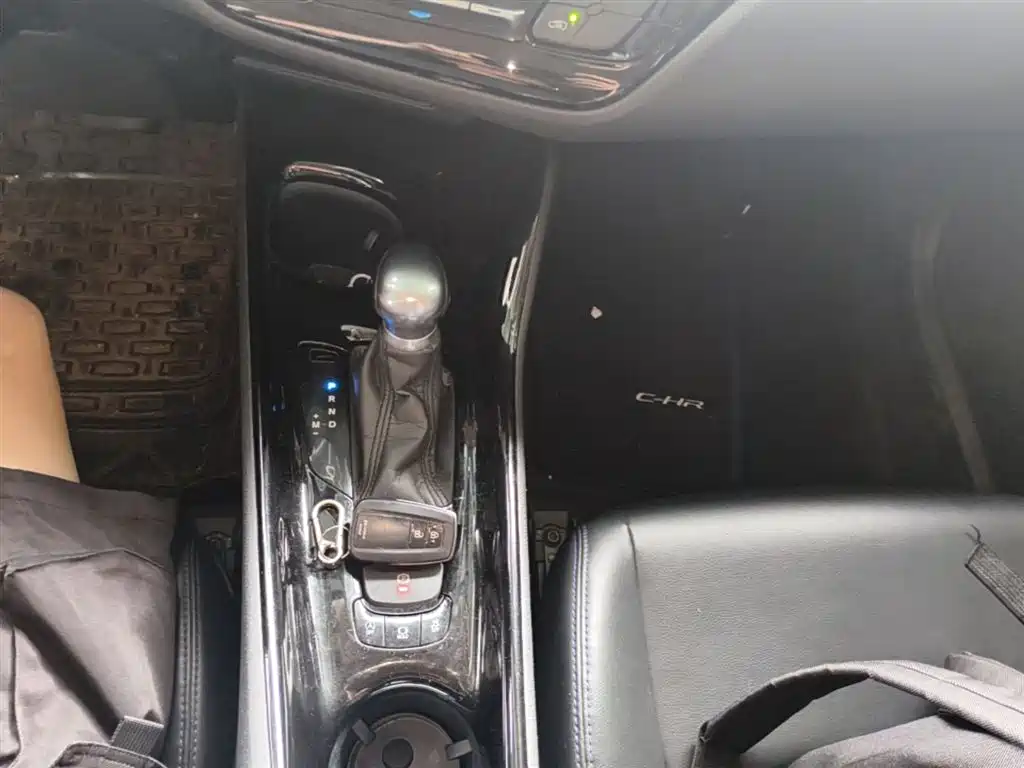 Toyota C-HR 2020 Model 2.0L Leading фото 14