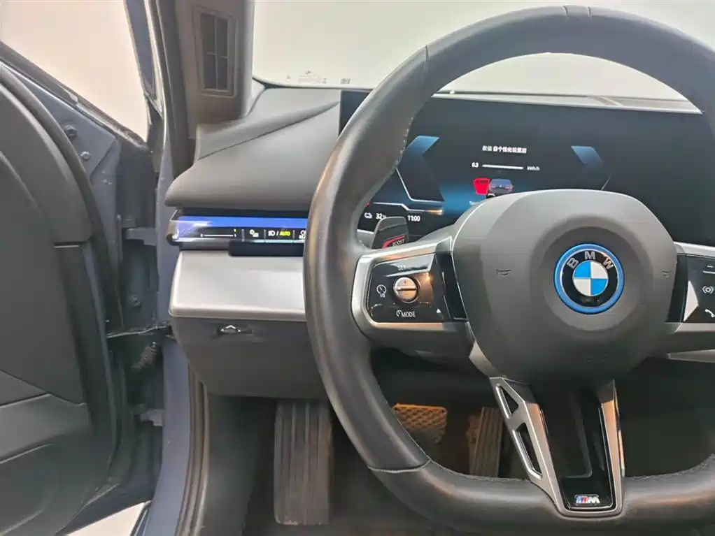 BMW I5