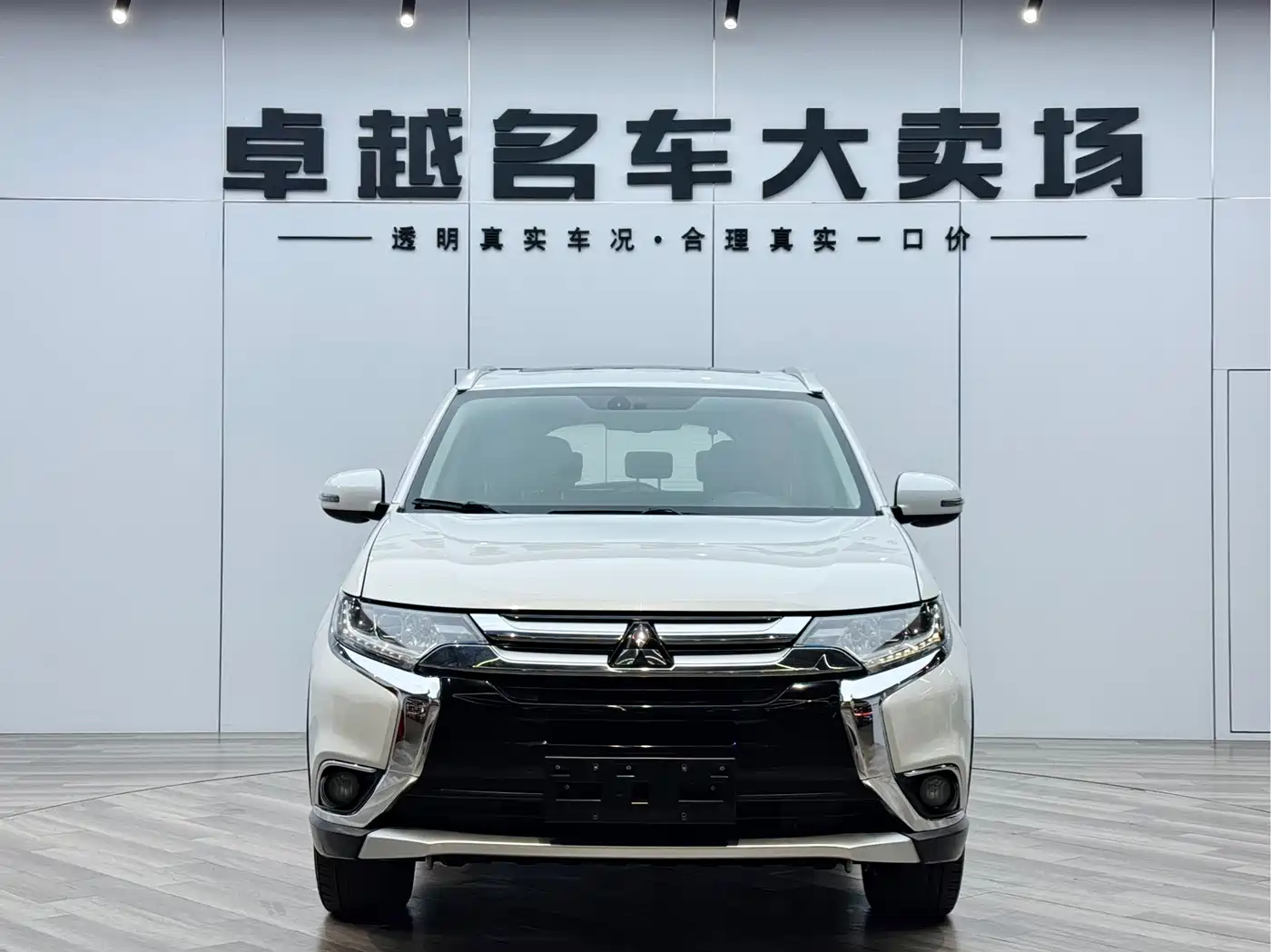 Mitsubishi Outlander 2018 2.4L 4WD Elite Edition 5-seater фото 2