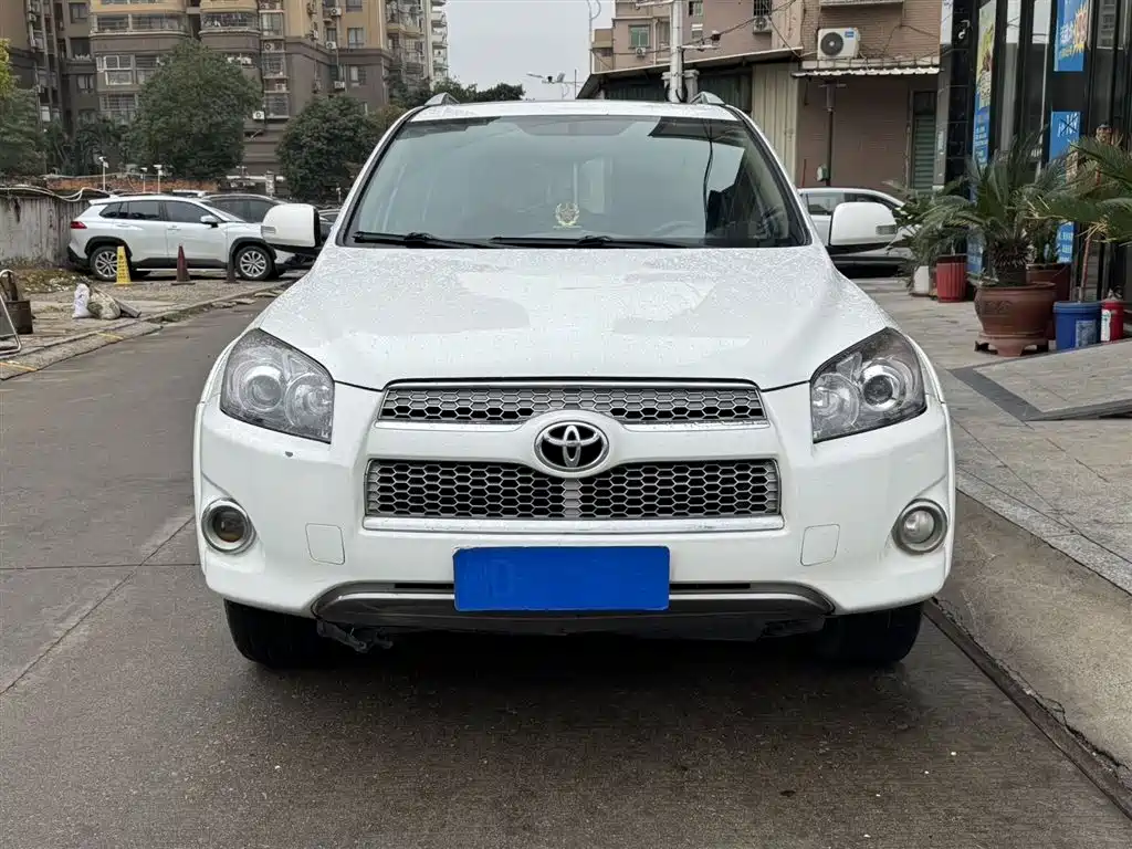 Toyota RAV4 Rongfang 2012 Styling Edition 2.4L Automatic 4WD Luxury фото 2