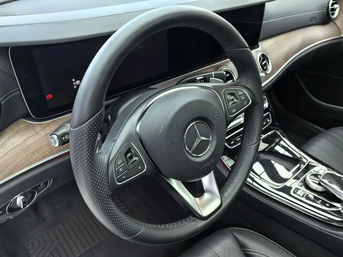 Mercedes-Benz E-Class 2016 E 300 L Fashion Type фото 6