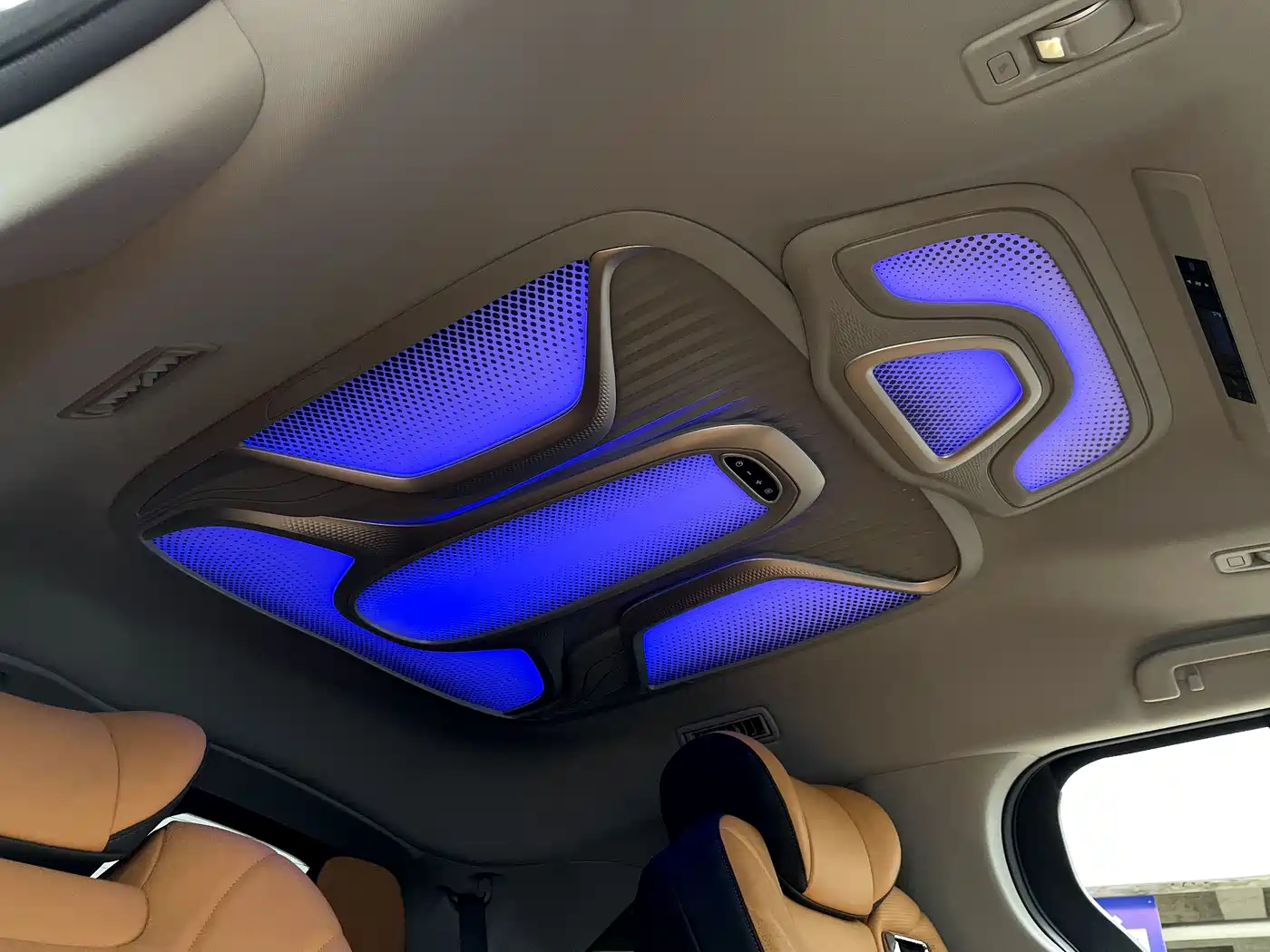 Toyota Sienna 2024 2.5L Hybrid Comfort Edition фото 13