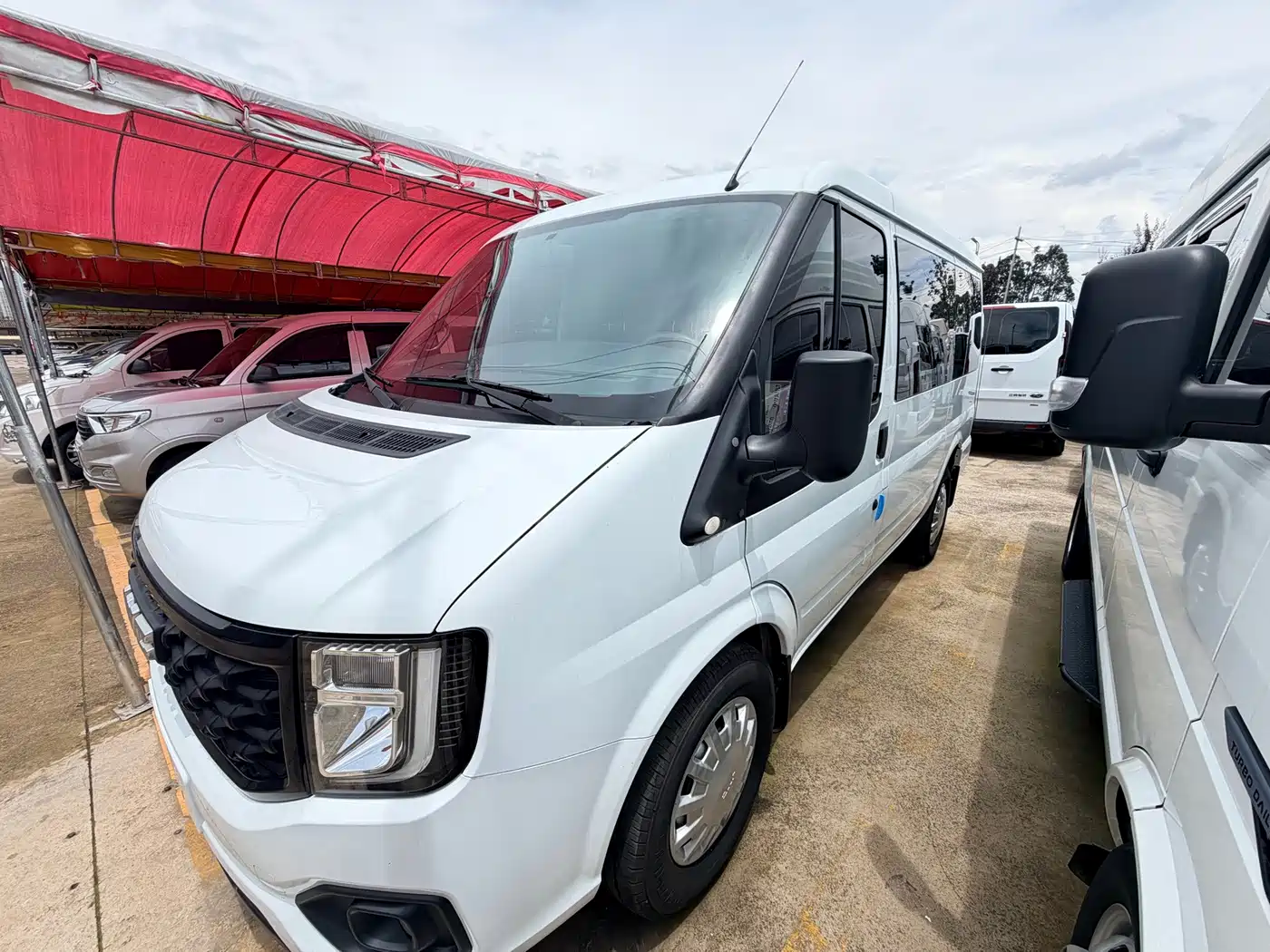Jiangling JMC Fushun 2022 2022 2.0T Manual Multi-purpose Passenger Vehicle Short Wheelbase Low Roof 6-seater