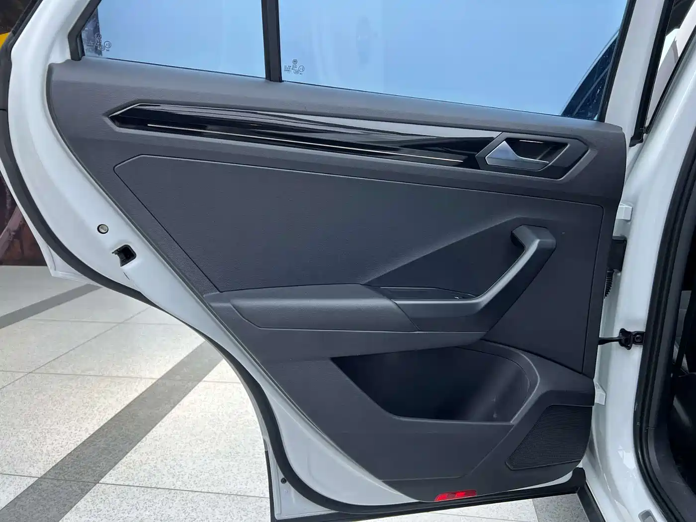 Volkswagen T-ROC 2021 280TSI DSG 4WD Luxury Connected фото 5