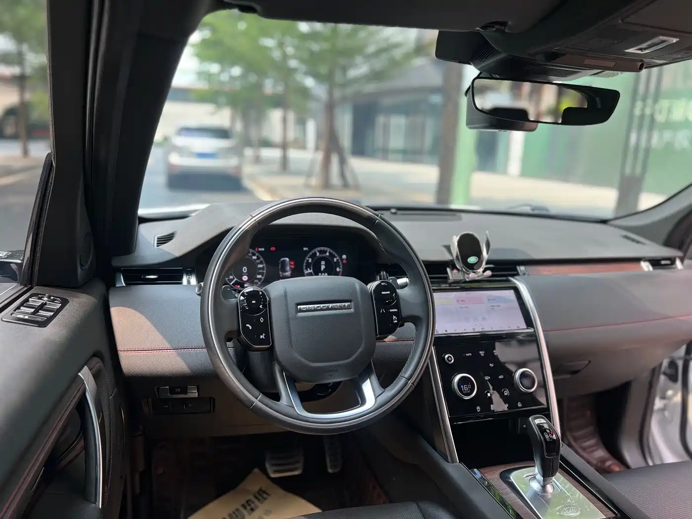 Land Rover Discovery Sport 2021 249PS R-Dynamic SE Performance Technology Edition 5-seater фото 12