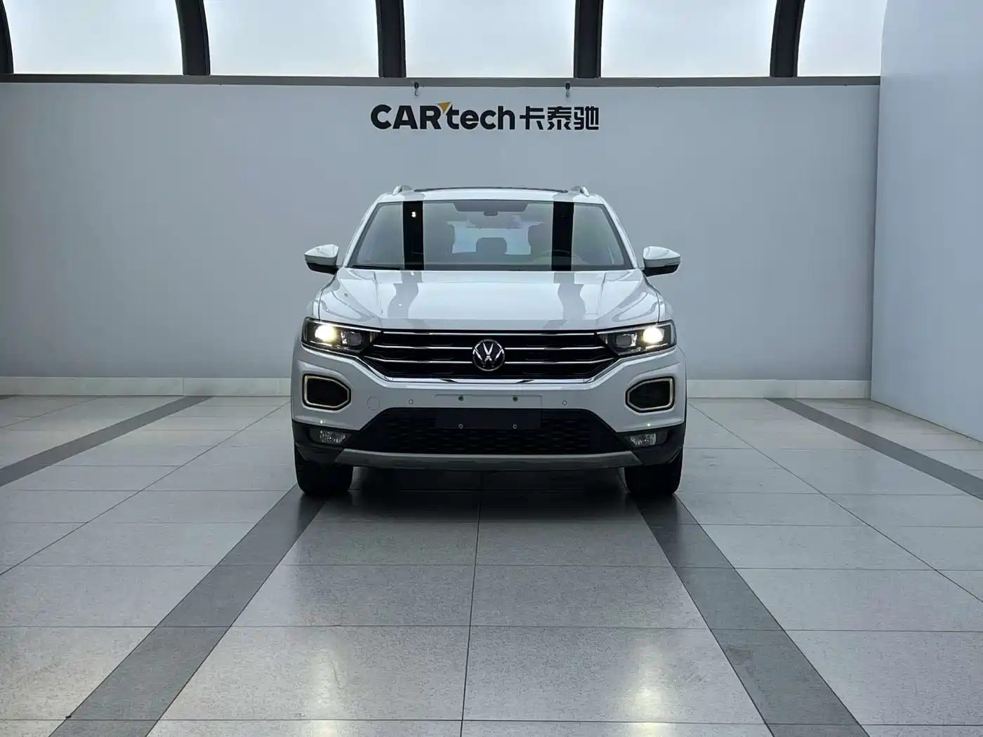 Volkswagen T-ROC 2021 280TSI DSG 4WD Luxury Connected фото 16