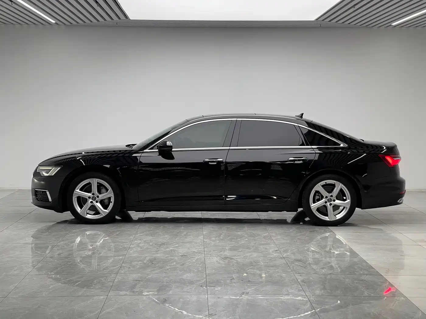 Audi A6L 2019 45 TFSI quattro Exclusive Elegance фото 7