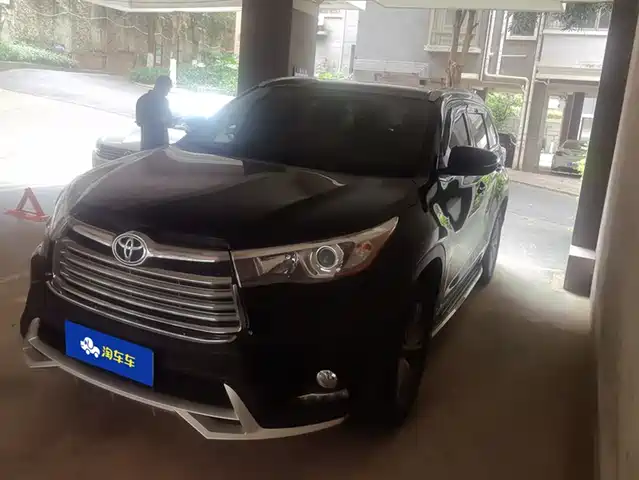 TOYOTA HIGHLANDER