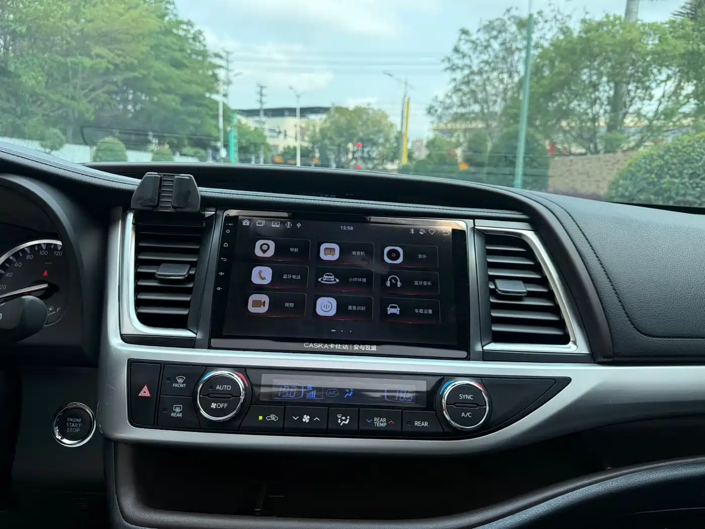 Toyota Highlander 2018 2.0T 4WD Luxury 7-seater China VI фото 15