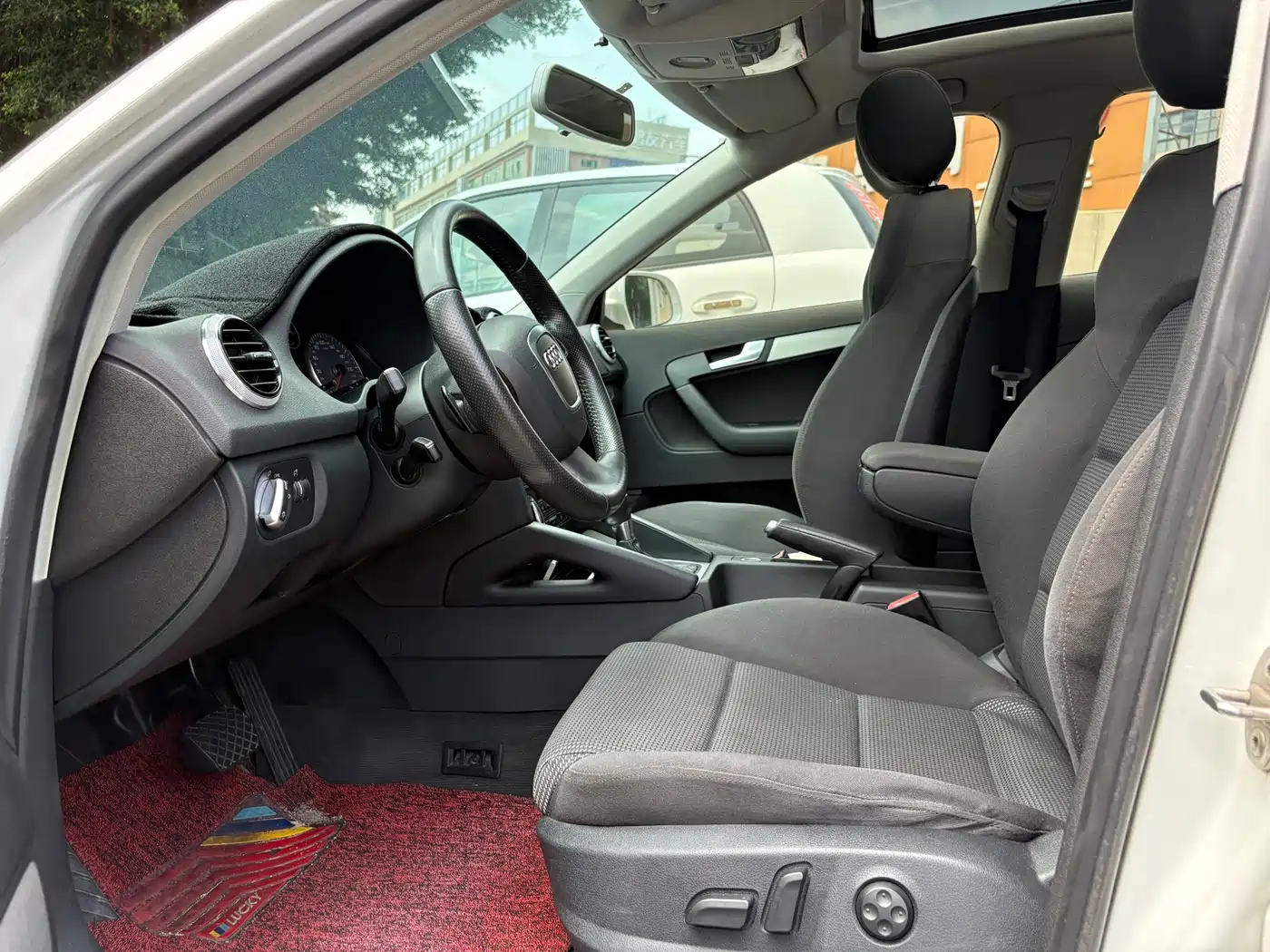 Audi A3 (Import) 2010 Sportback 1.8T Luxury Model фото 8
