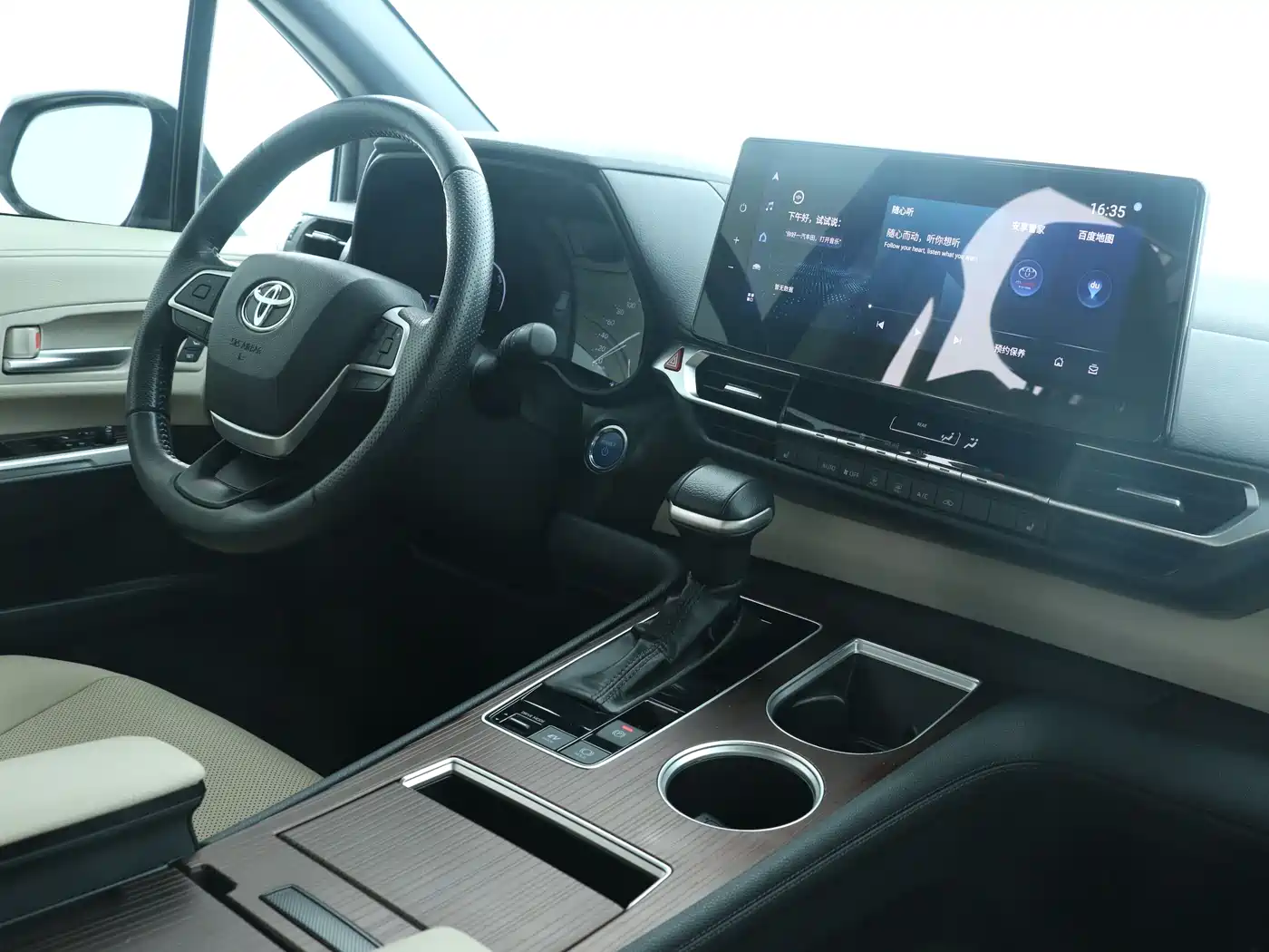 Toyota Granvia 2023 2.5L Hybrid Prestige PLUS Edition фото 13