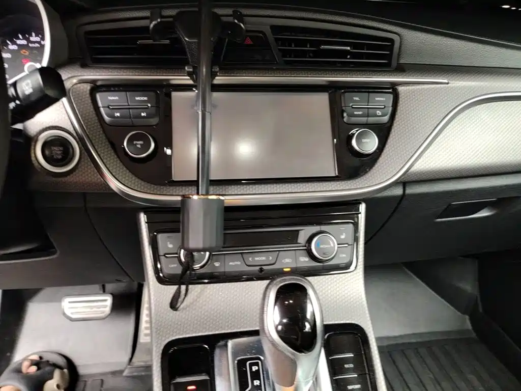 Фото 15 - Geely Emgrand GS