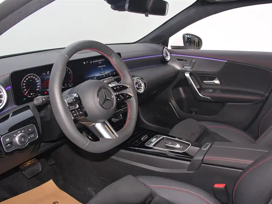 Mercedes-Benz A-Class 2024 A 200 L Fashion Edition фото 4