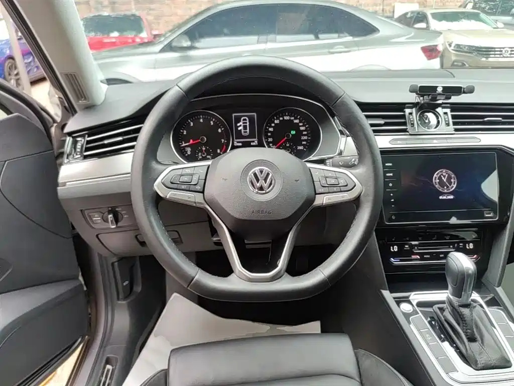 Volkswagen Magotan 2020 330TSI DSG Leading фото 11