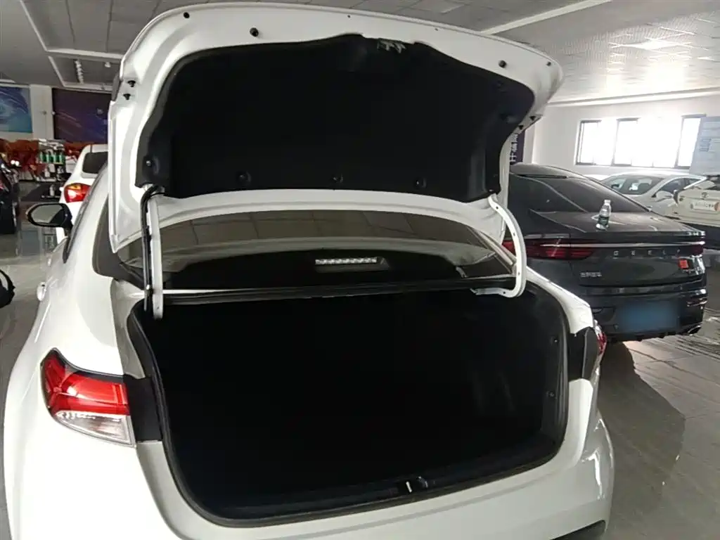 Toyota Levin 2021 Dual Engine 1.8H E-CVT Luxury Edition фото 19