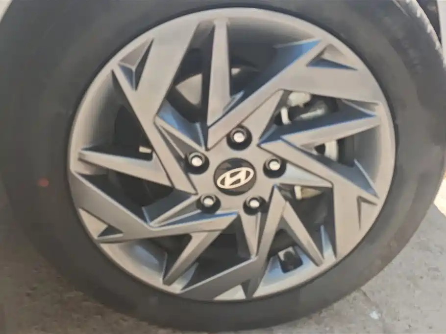 MODERN ELANTRA
