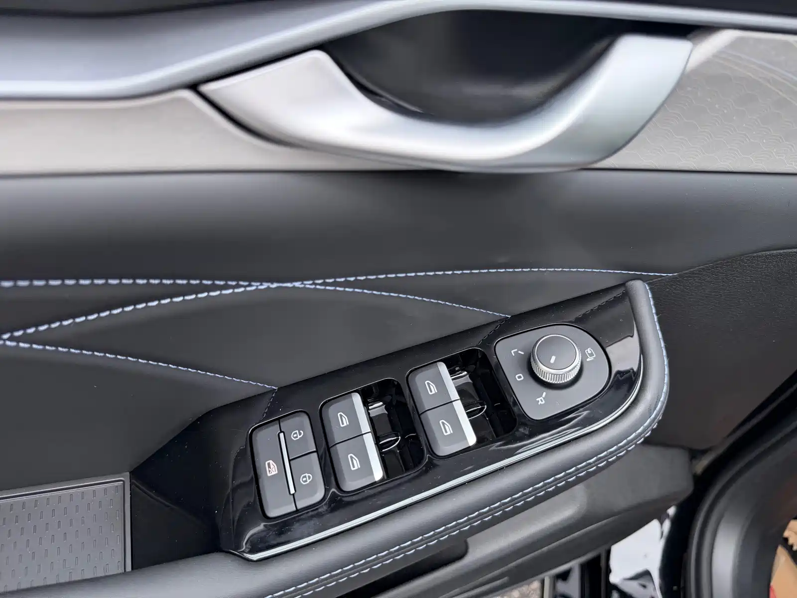 Фото 8 - Geely Preface
