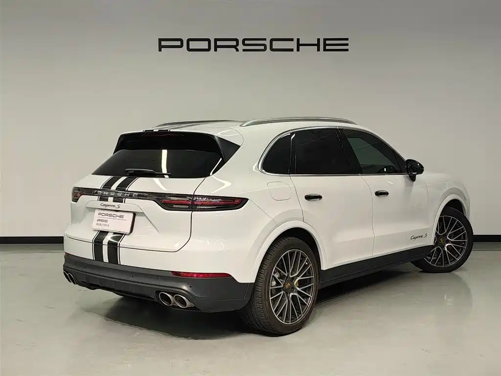 Photo 13 - Porsche Cayenne