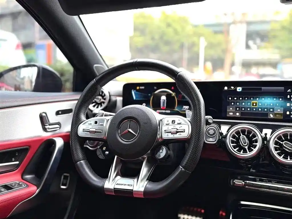 Mercedes-Benz A-Class AMG 2022 AMG A 35 L 4MATIC фото 5